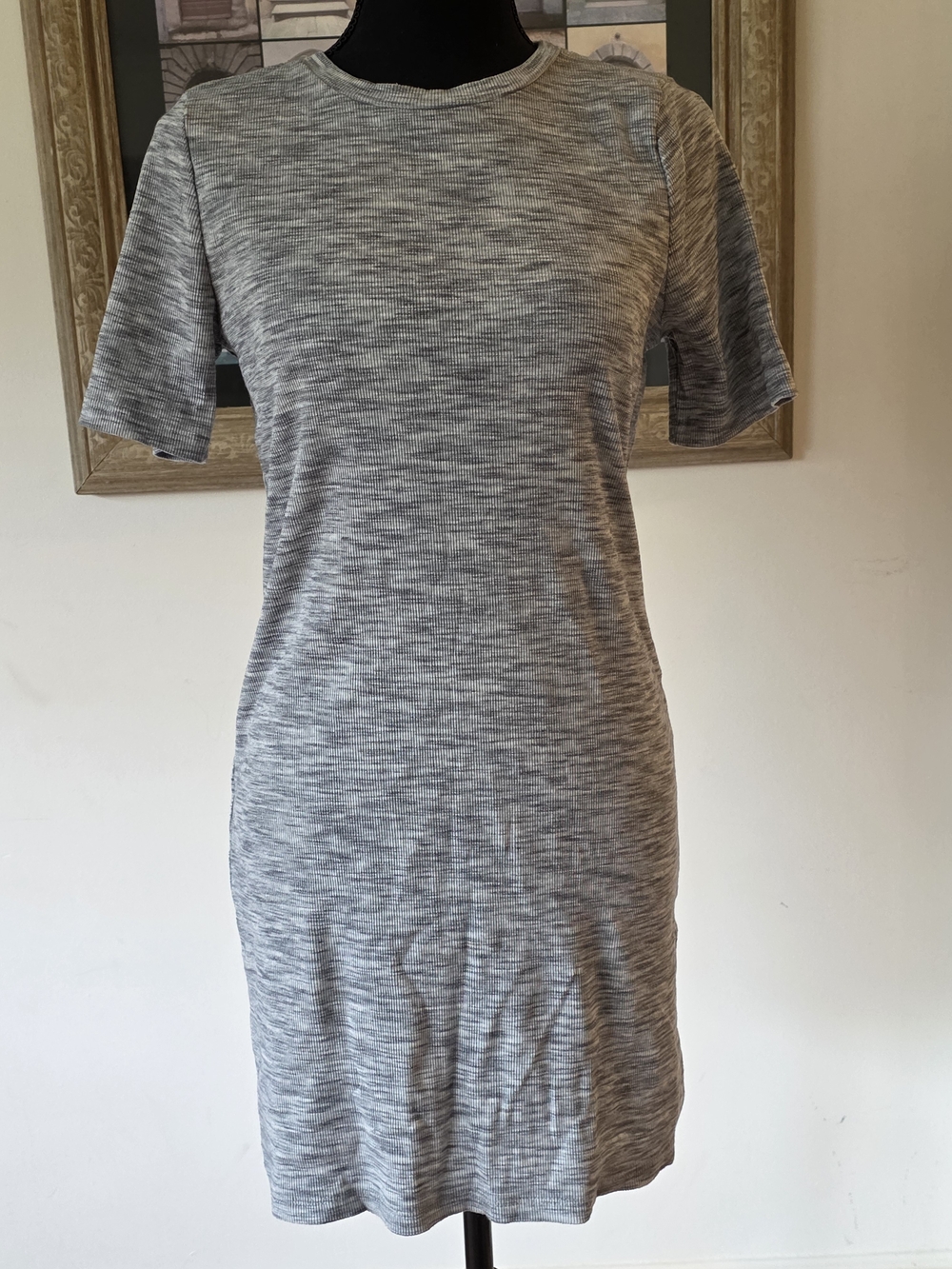 FOREVER 21 Classic Crewneck Short Sleeve Grey Dress